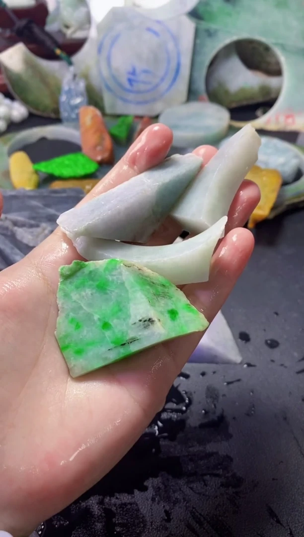 翡翠未镶嵌颈饰064天然翡翠