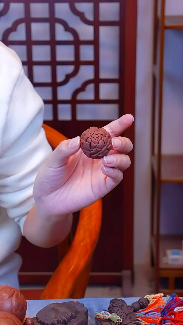 龙涎牡丹花吊坠（浮力）