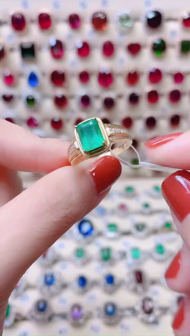 18K金镶嵌戒指祖母绿1