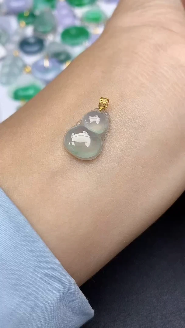 颈饰18K金镶嵌翡翠a货假一赔三支持复检百元上9元证书费自理