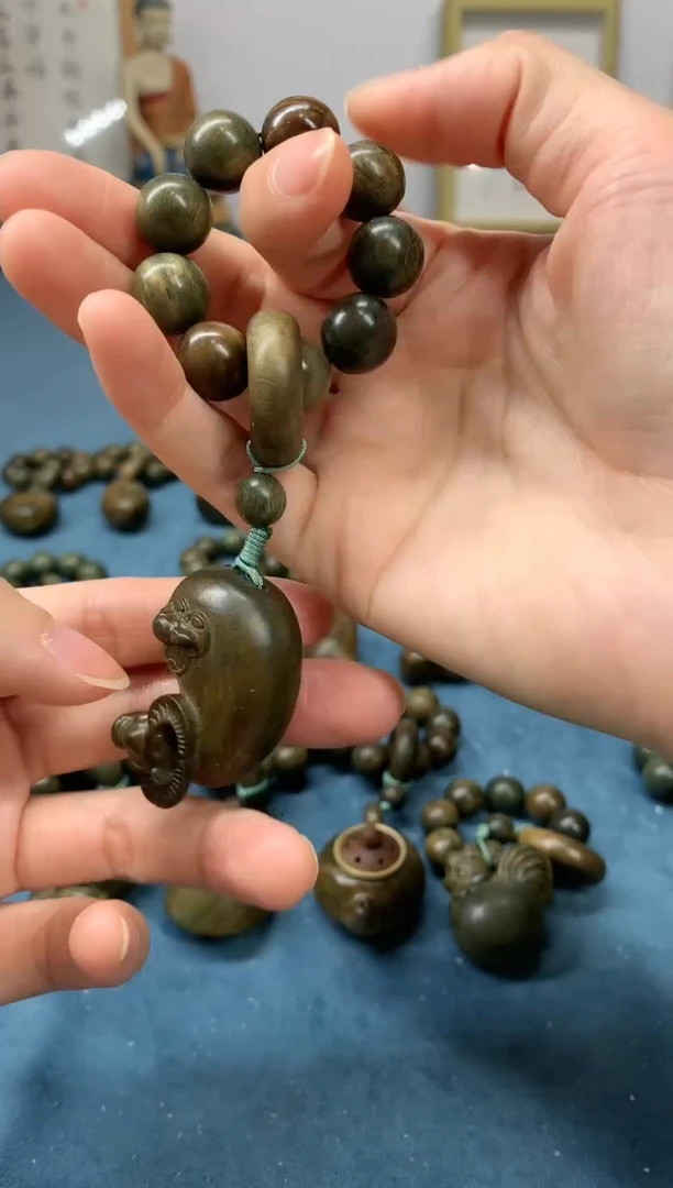 【闪购商品】维腊木（绿檀）把件数你牛 盘玩件