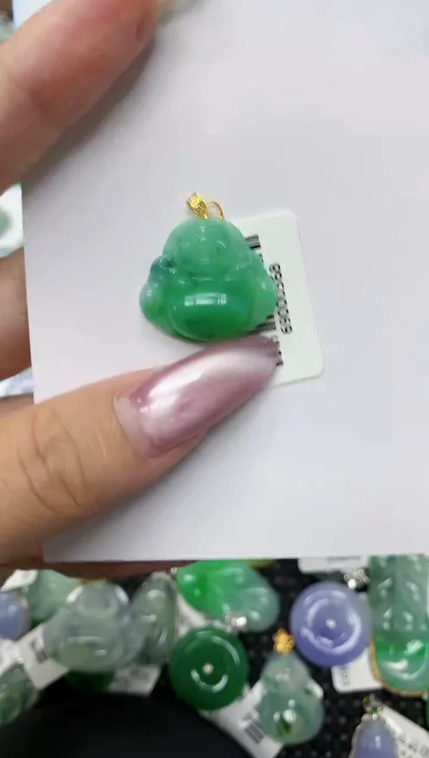 翡翠18K金镶嵌颈饰1111111111