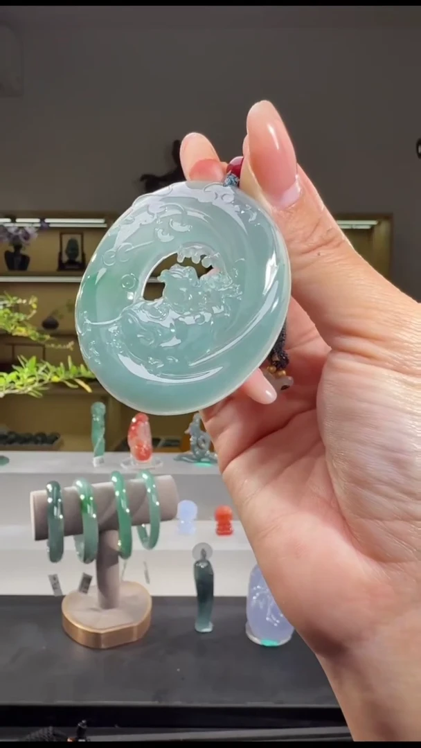 未镶嵌翡翠耳饰三足蟾1