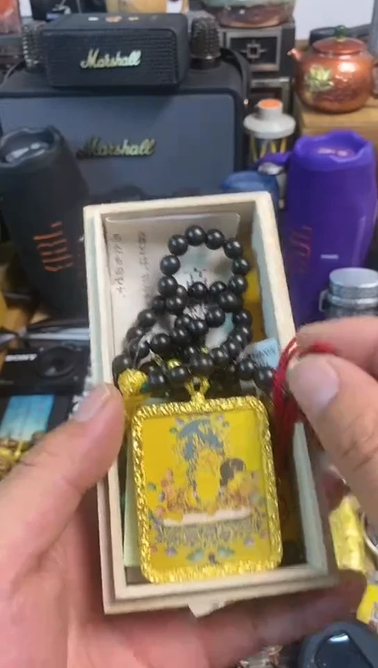 瓷片闪购商品，如图所示