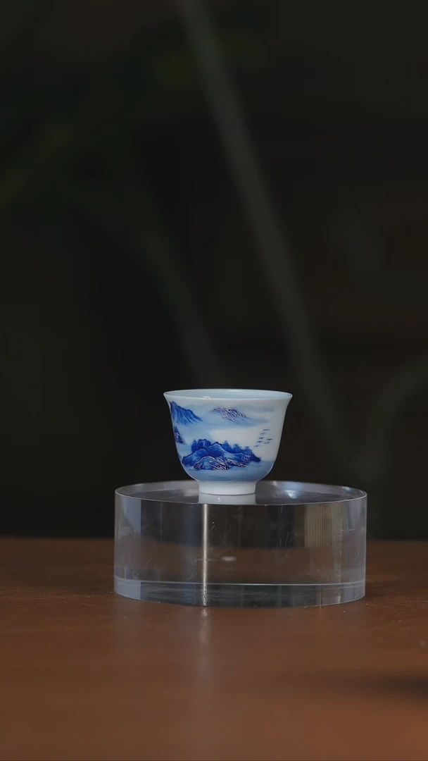 青花山水描银闻香杯