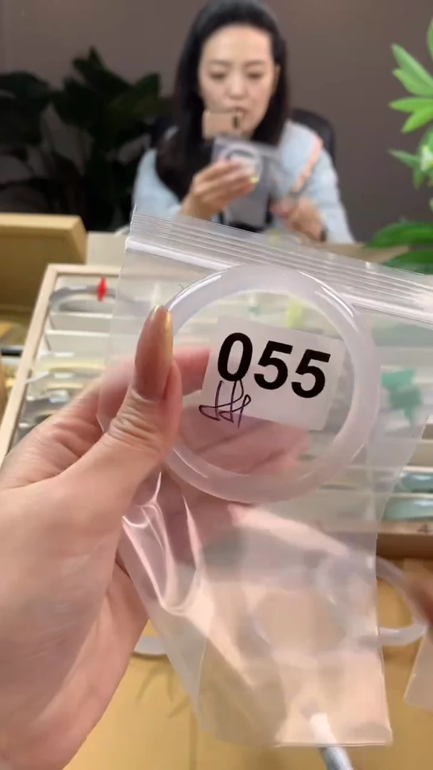 【闪购商品】玛瑙/玉髓手镯未镶嵌055