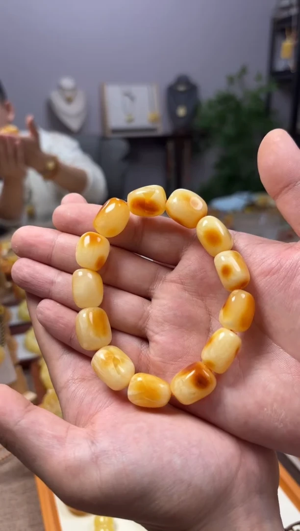 【闪购商品】蜜蜡裸石未镶嵌手串