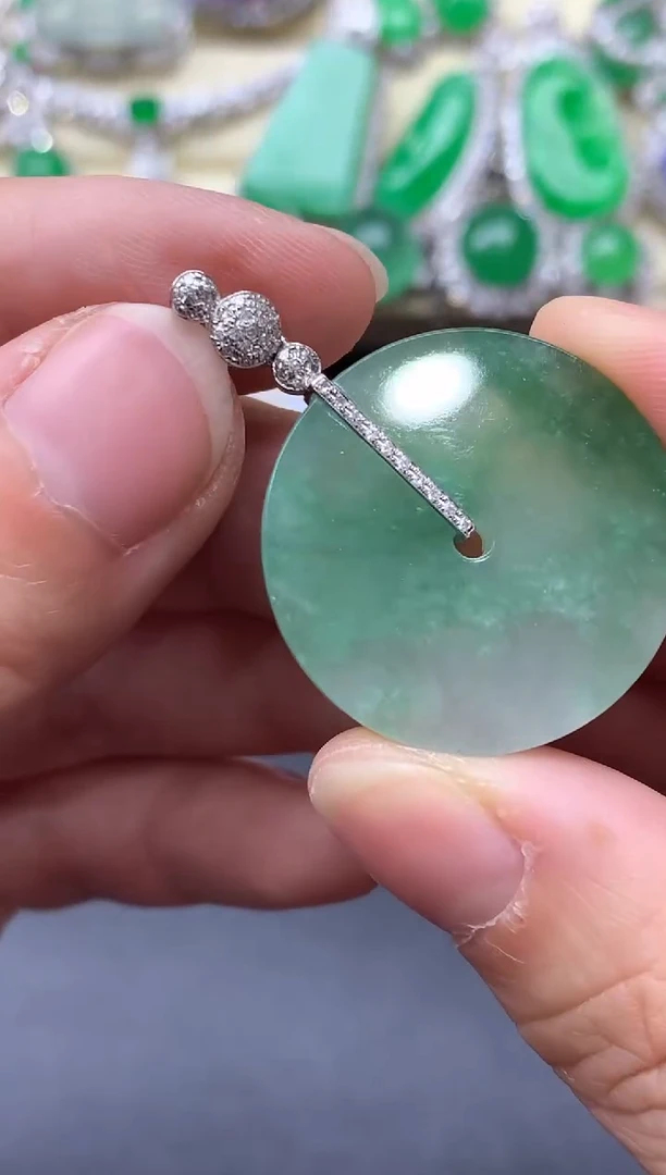 颈饰18K金镶嵌翡翠430-中国好珍宝