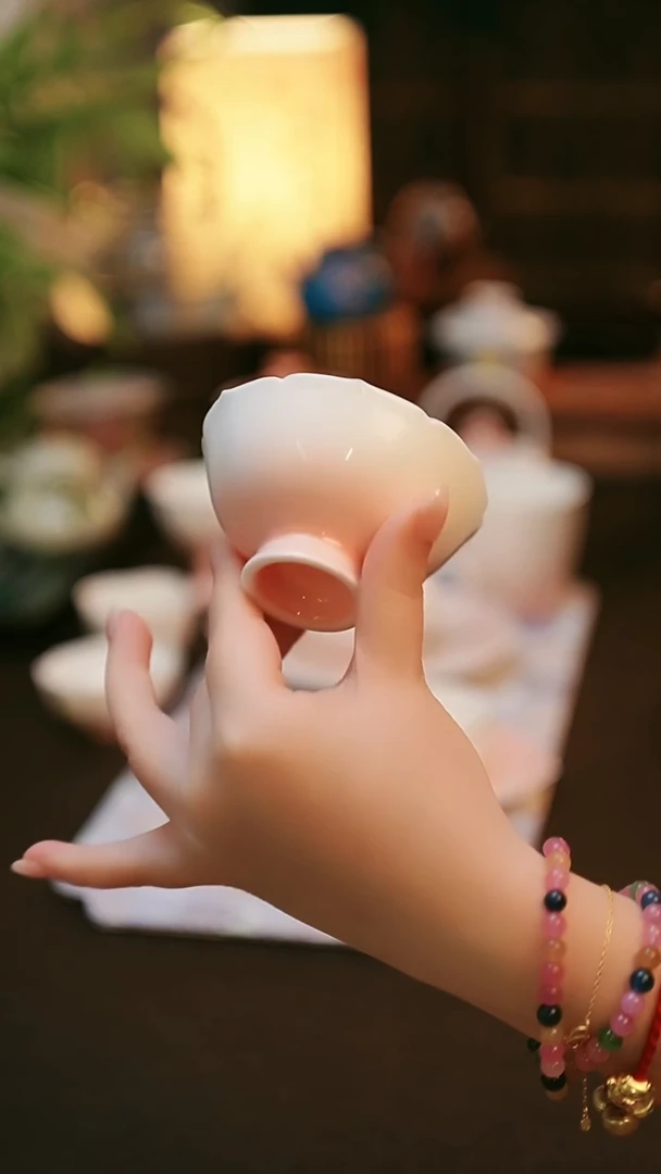 陶瓷茶具桃之夭夭花口杯