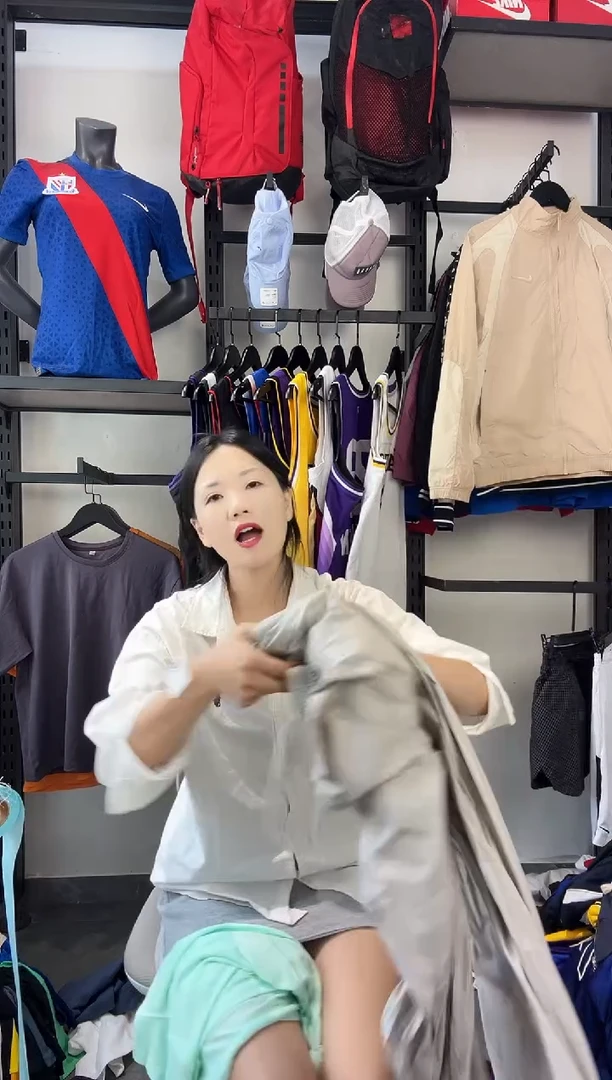 273 ·编码 耐克卫衣服饰过款为准 尺码·