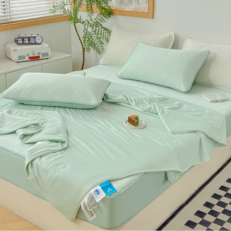 A类凉感丝空调被夏凉薄被单件夏季单人学生宿舍冰丝夏被可机水洗