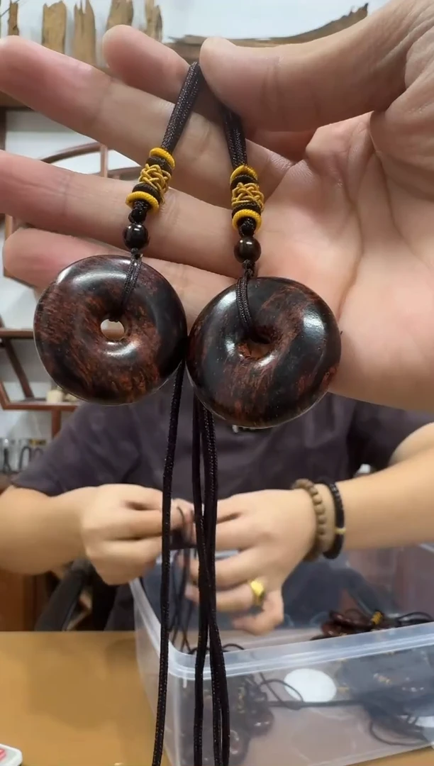 降真香无事牌尖峰岭平安扣黄油降真香吊坠多样性发一