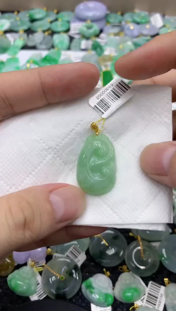颈饰未镶嵌翡翠天然缅甸翡翠A货