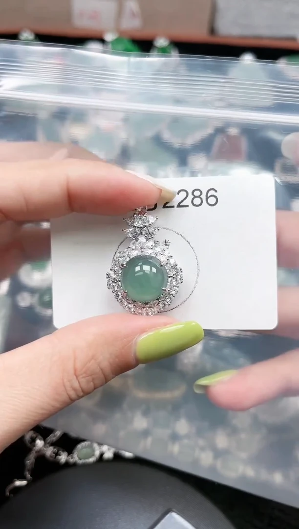 【闪购商品】翡翠颈饰未镶嵌赠皮绳2286