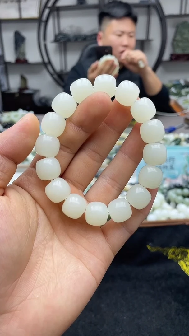 未镶嵌手串和田玉且末近矿青白14老型特细