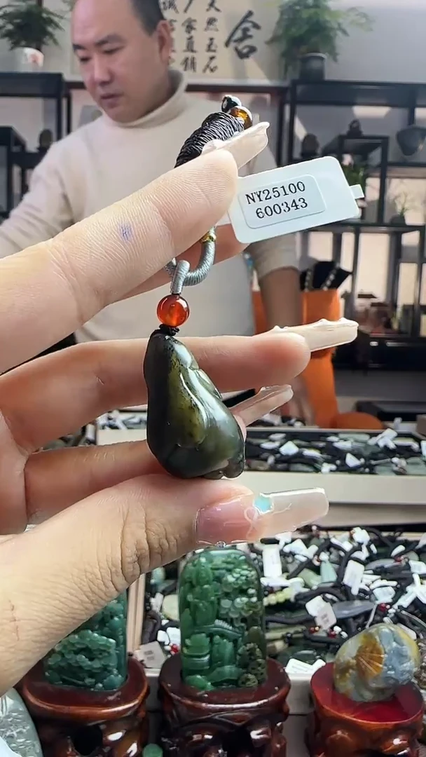 颈饰未镶嵌和田玉0343