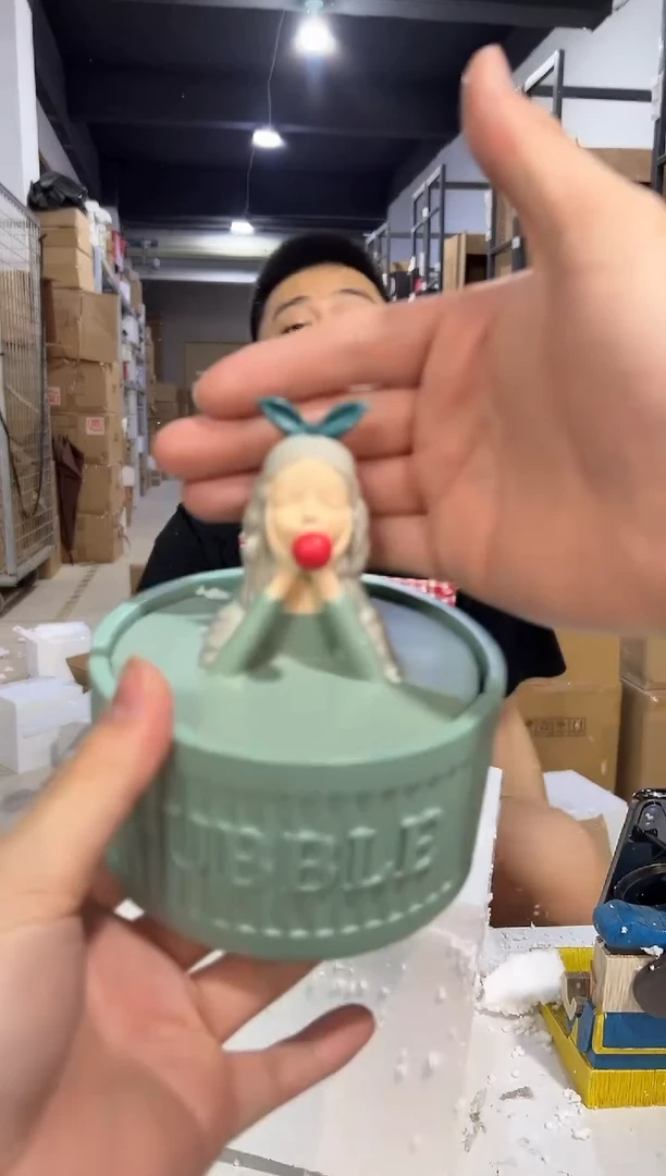 瓷片树脂绿色泡泡女孩烟灰缸