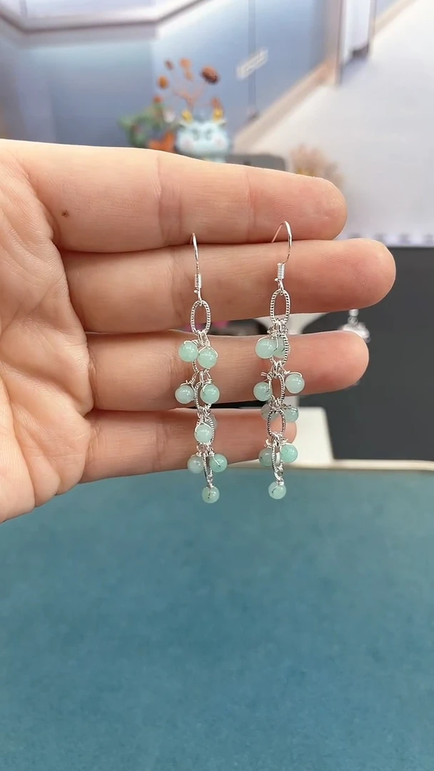 银S925镶嵌翡翠耳饰4mm鞭炮福利