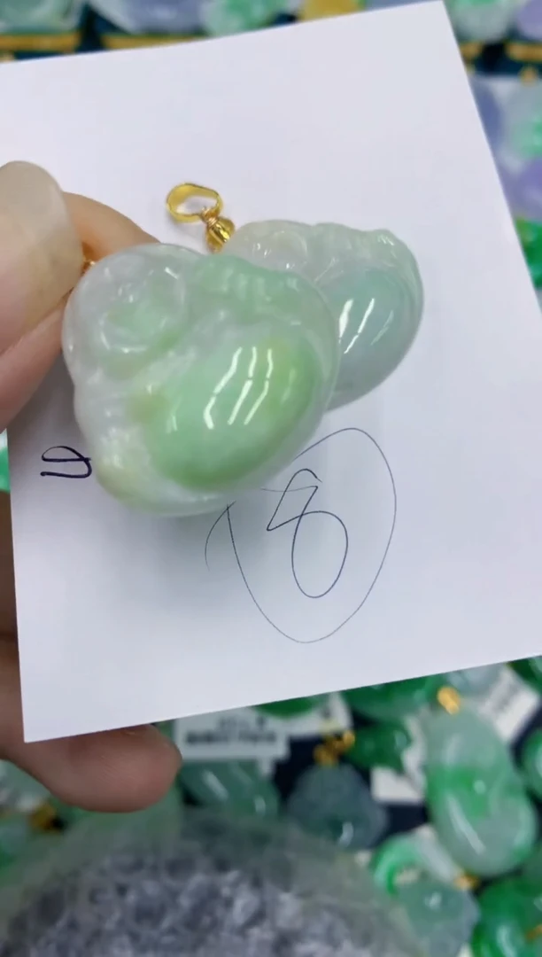 翡翠未镶嵌颈饰1111111111多样性发其一