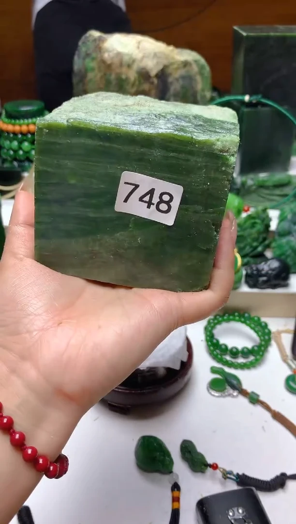 未镶嵌和田玉（碧玉）珠宝半成品1