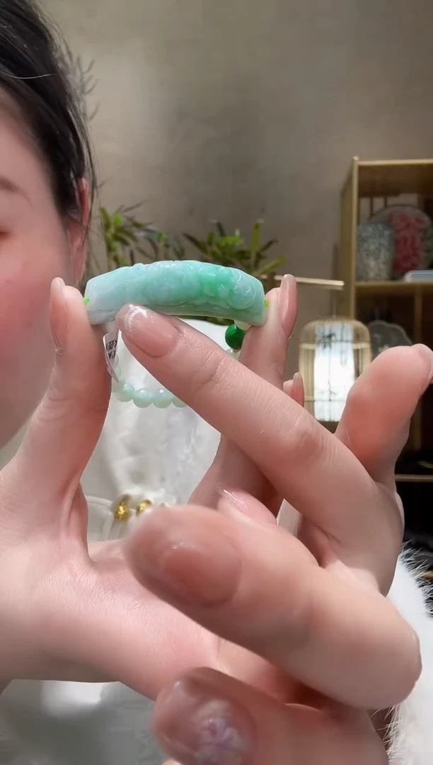 【闪购商品】翡翠颈饰未镶嵌手牌