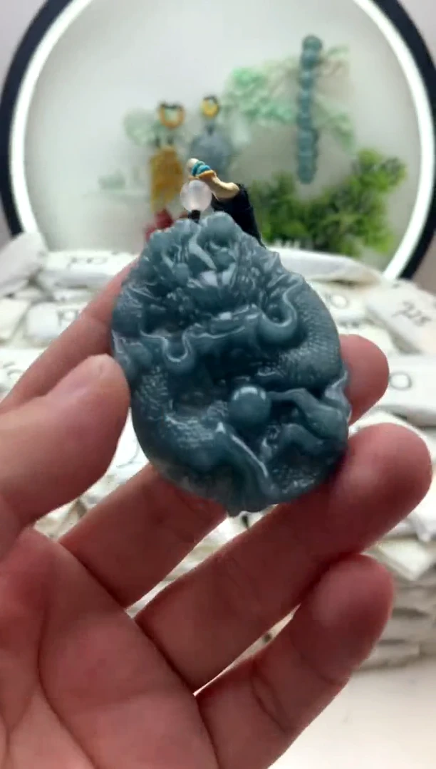 翡翠未镶嵌颈饰龙牌HC