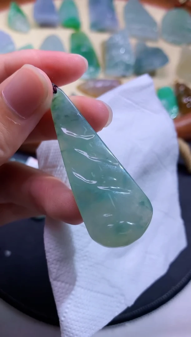 颈饰未镶嵌翡翠