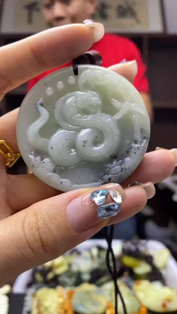 未镶嵌岫玉挂件