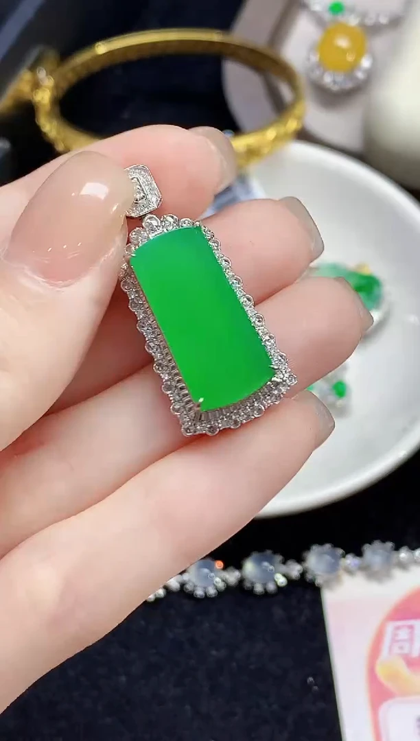 吊坠(不含链)18K金镶嵌翡翠LSR