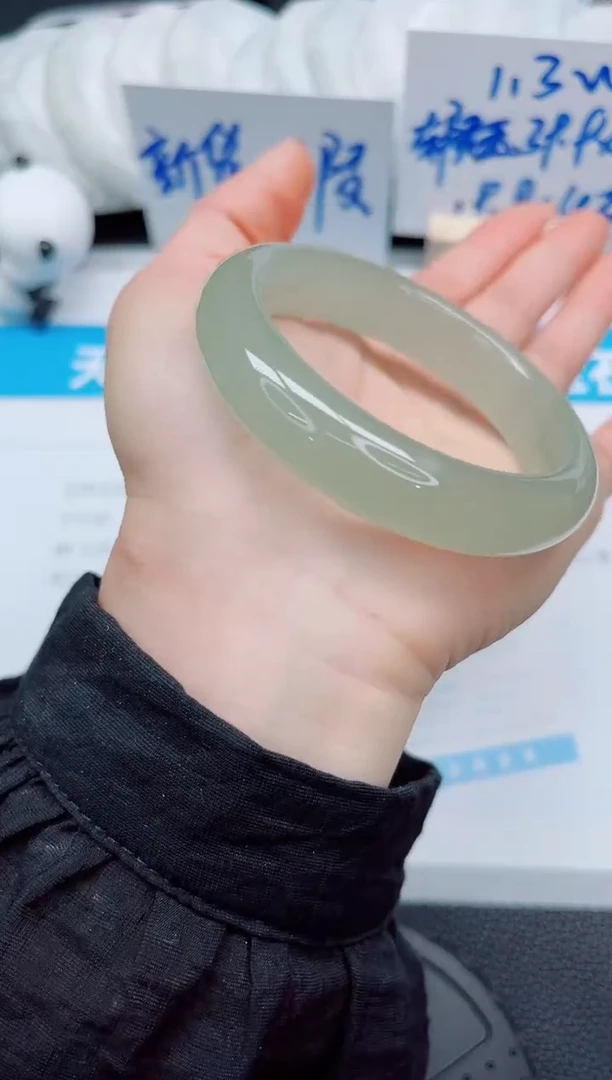 石英质玉手镯未镶嵌126-54.3