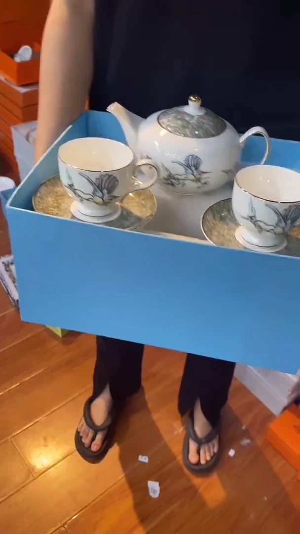 杯鸿辉家品牌瓷器，京东包邮！
