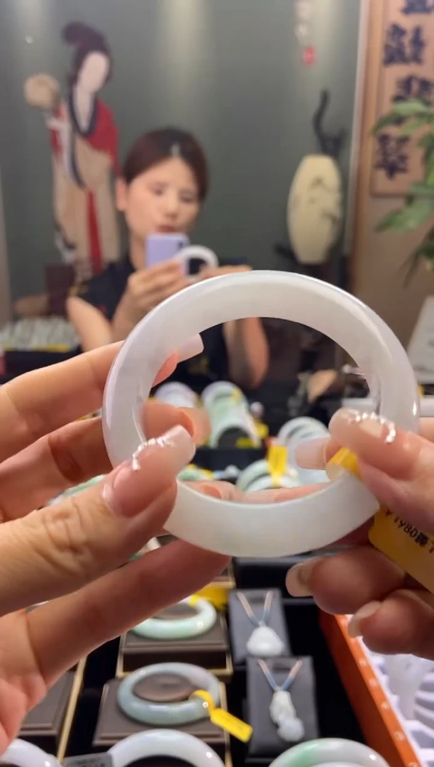 翡翠手镯未镶嵌圈口x56-57