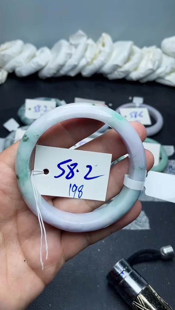 未镶嵌手镯翡翠198