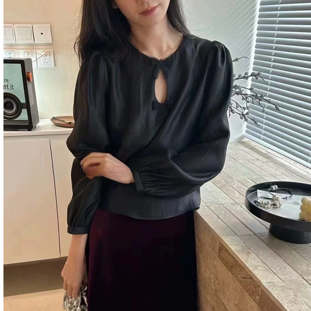 韩系气质漂亮长袖镂空圆领蝴蝶结衬衫