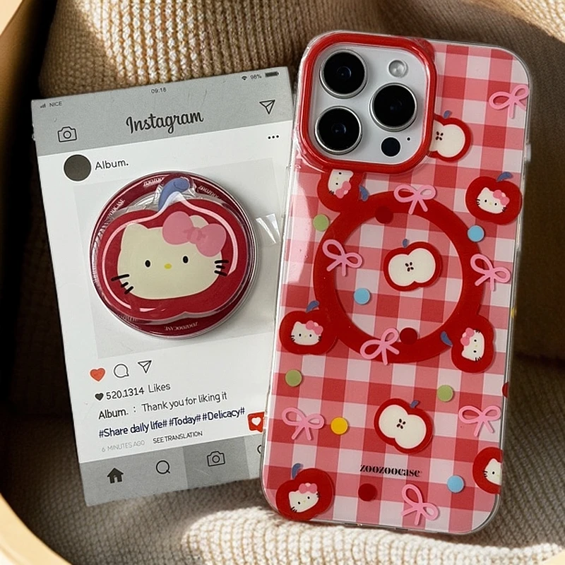 【适用苹果】可爱红色格纹红苹果Kitty亮面磁吸手机壳iPhone16Pro