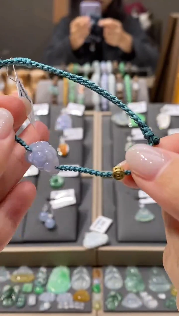 颈饰未镶嵌翡翠手绳