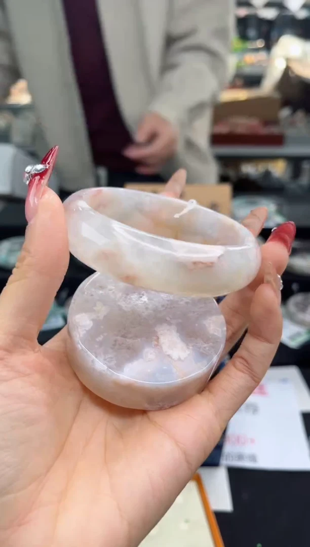 【闪购商品】石英质玉手镯未镶嵌60圈口（赠品镯心）1545680