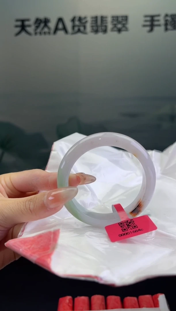 翡翠手镯未镶嵌翡翠手镯