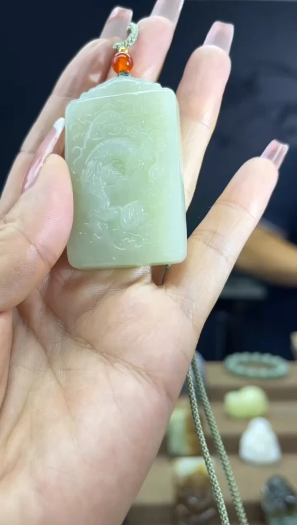 颈饰未镶嵌和田玉1