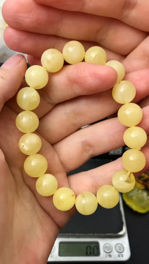 蜜蜡未镶嵌珠宝奇石170