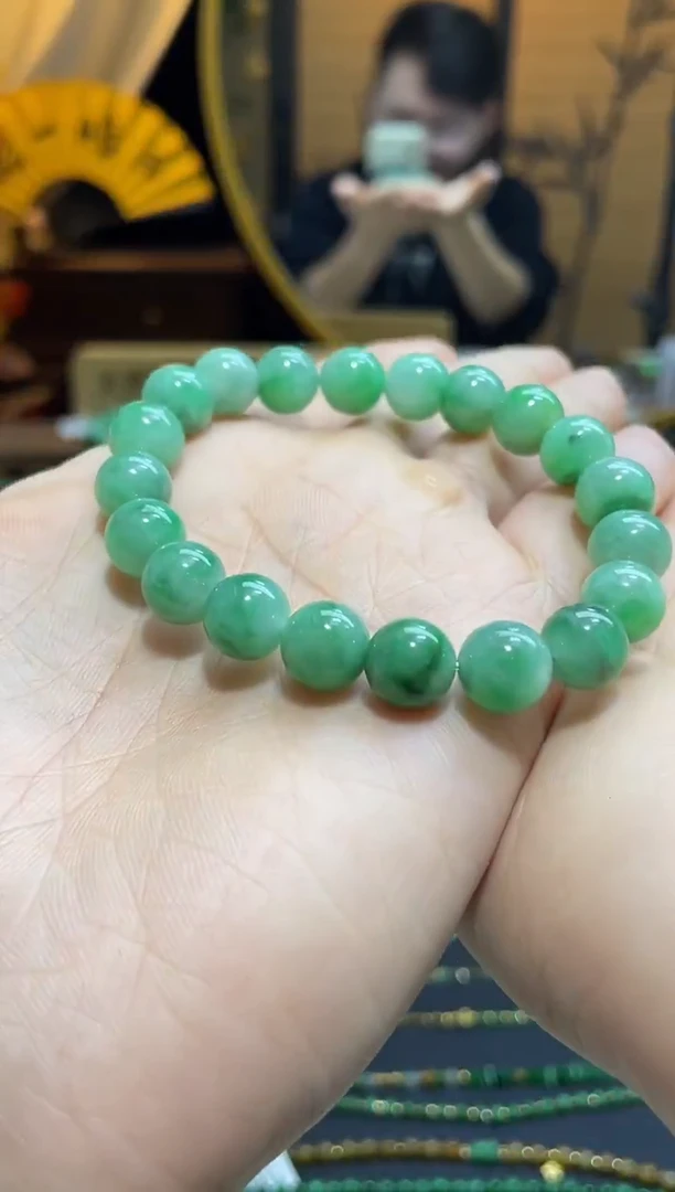 颈饰未镶嵌翡翠手串