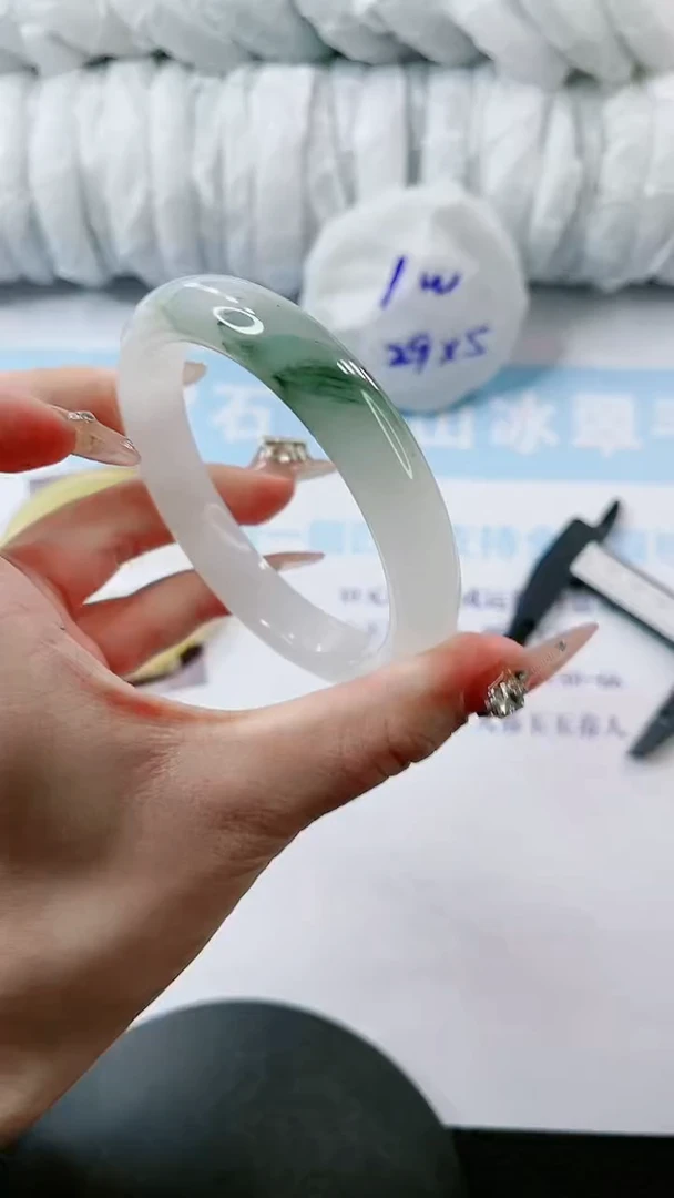 【闪购商品】石英质玉手镯未镶嵌多样性发货V689-62