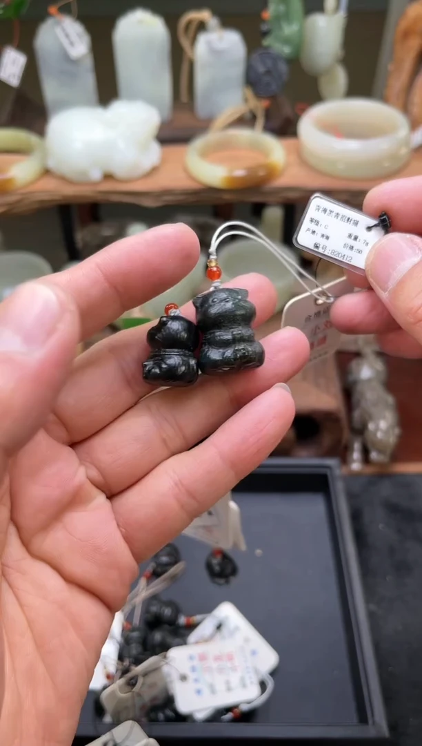 【闪购商品】和田玉挂件未镶嵌青海黑青 招财猫 多样性发一