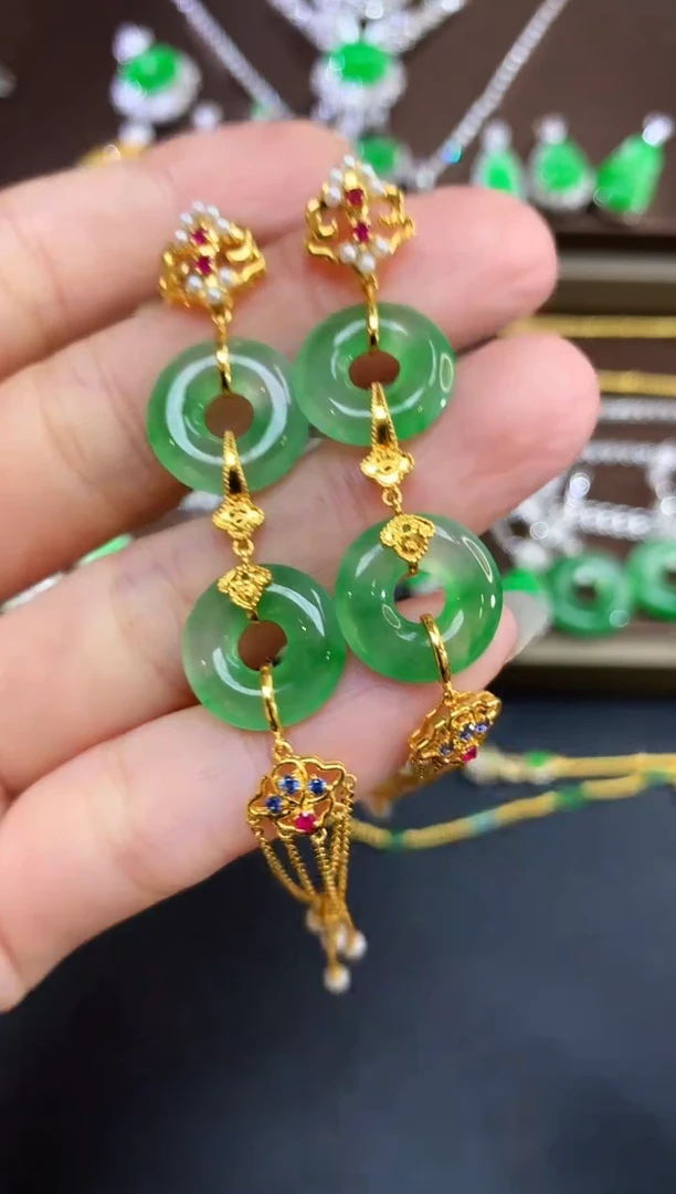 18K金镶嵌翡翠耳饰265|23800