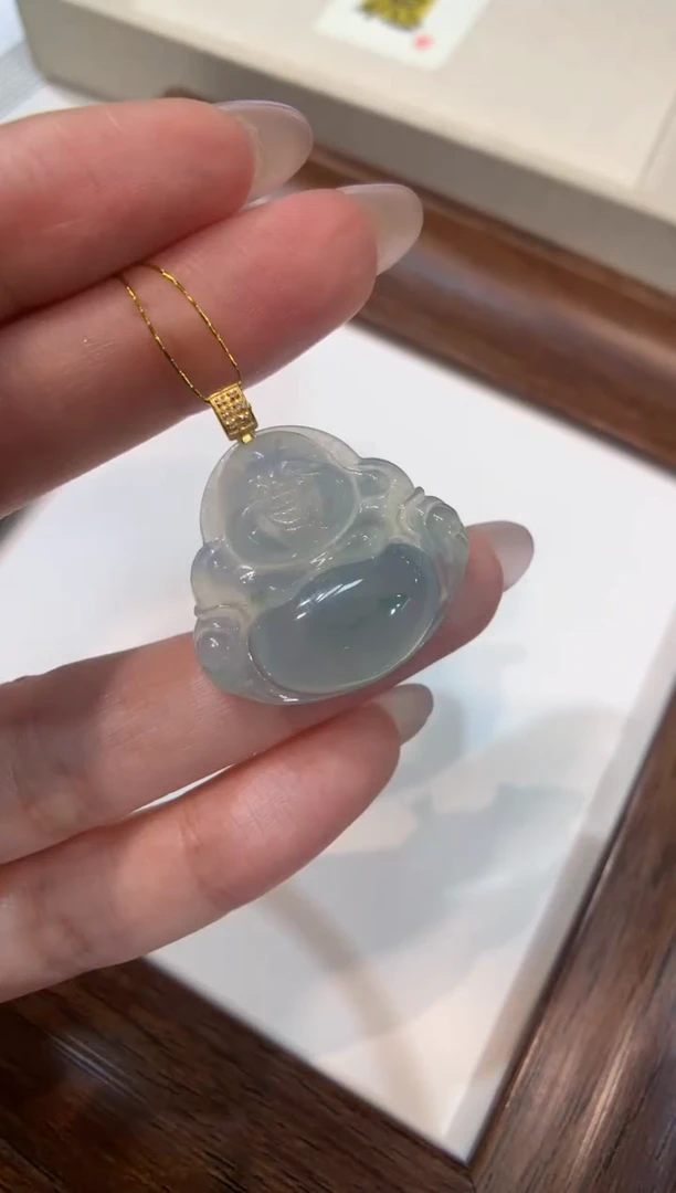 颈饰18K金镶嵌翡翠佛公
