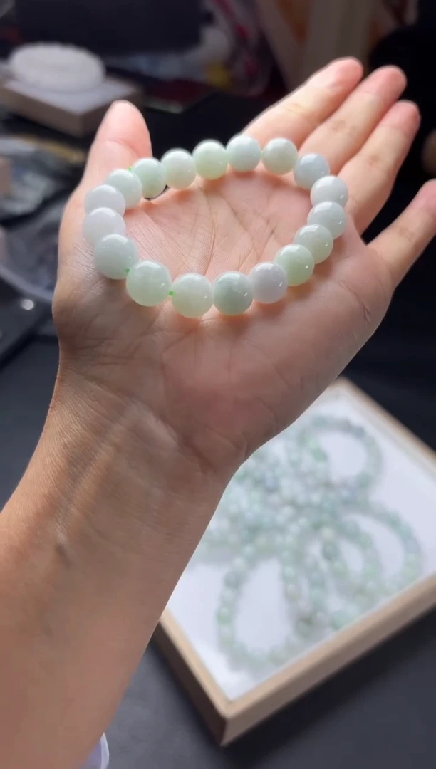 未镶嵌挂件翡翠发一件R703005