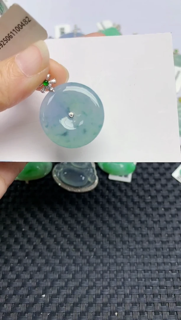 翡翠18K金镶嵌颈饰天然A货翡翠