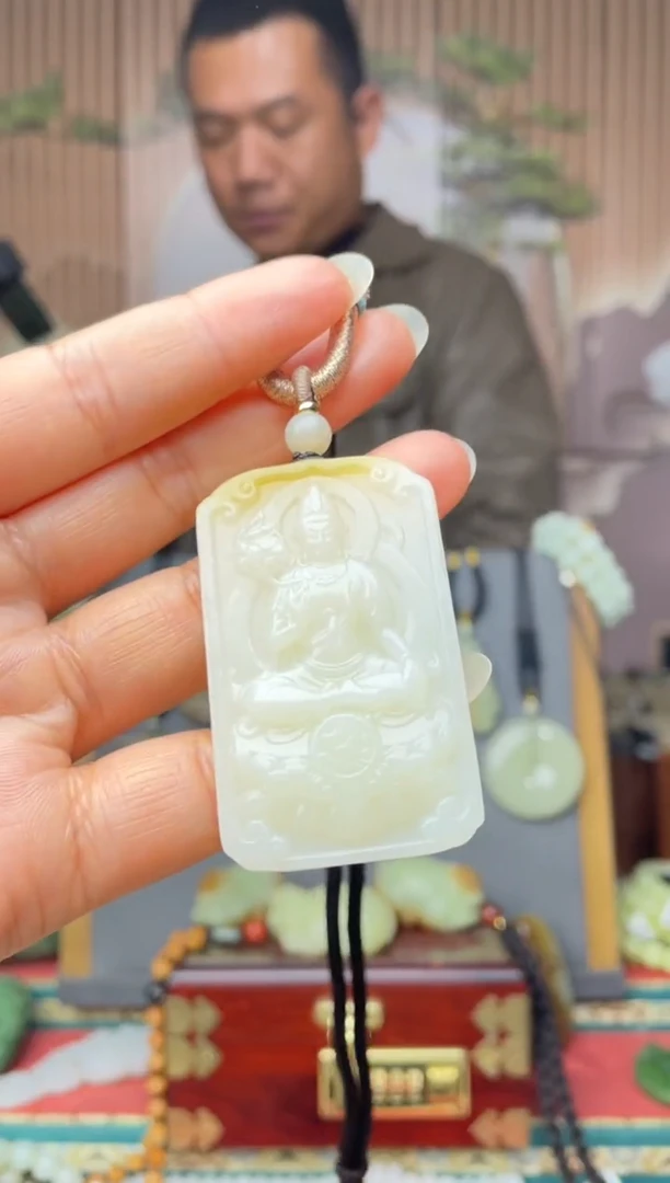 颈饰未镶嵌和田玉拍一发一