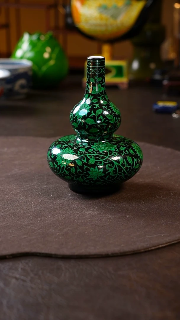 【闪购商品】黑底绿彩葫芦瓶花瓶