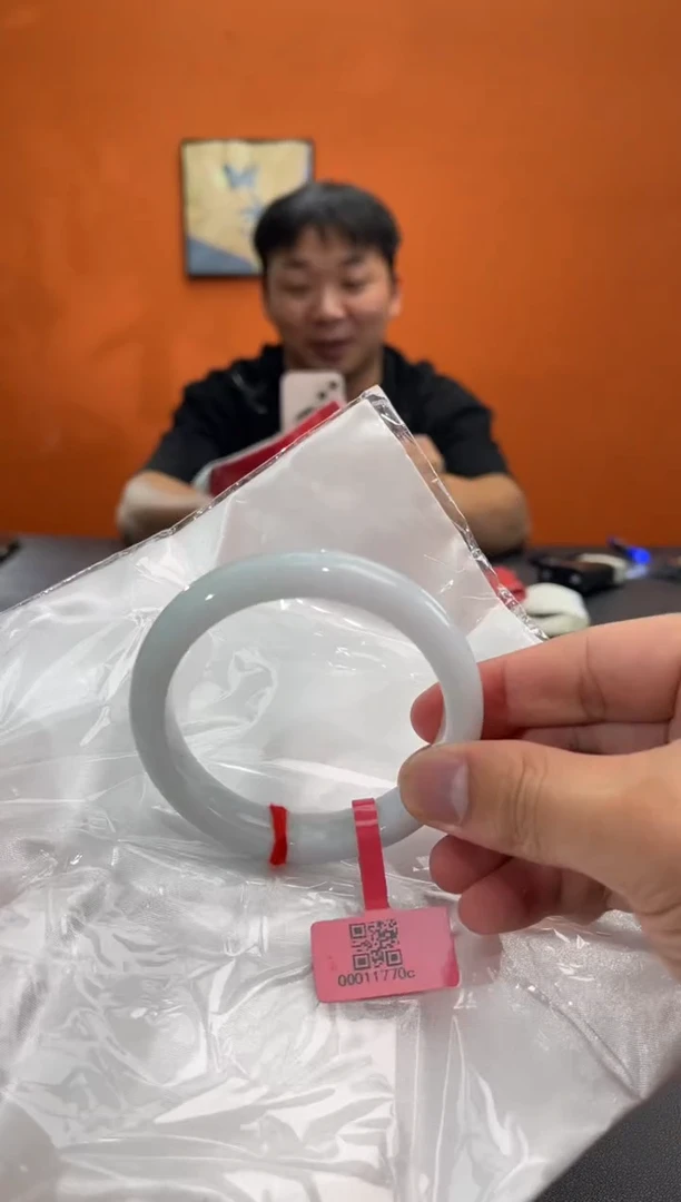 未镶嵌手镯翡翠翡翠手镯